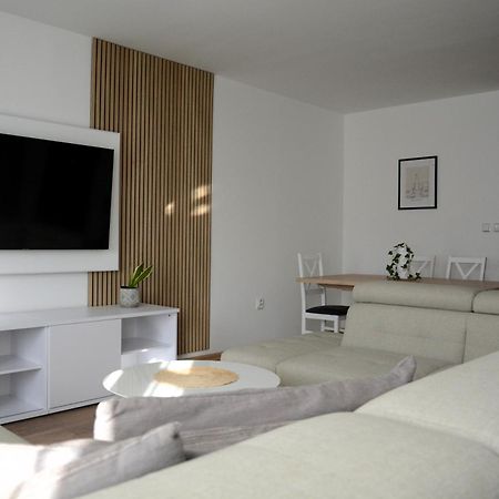 Central Apartments Martin Esterno foto