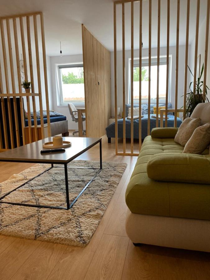 Central Apartments Martin Esterno foto