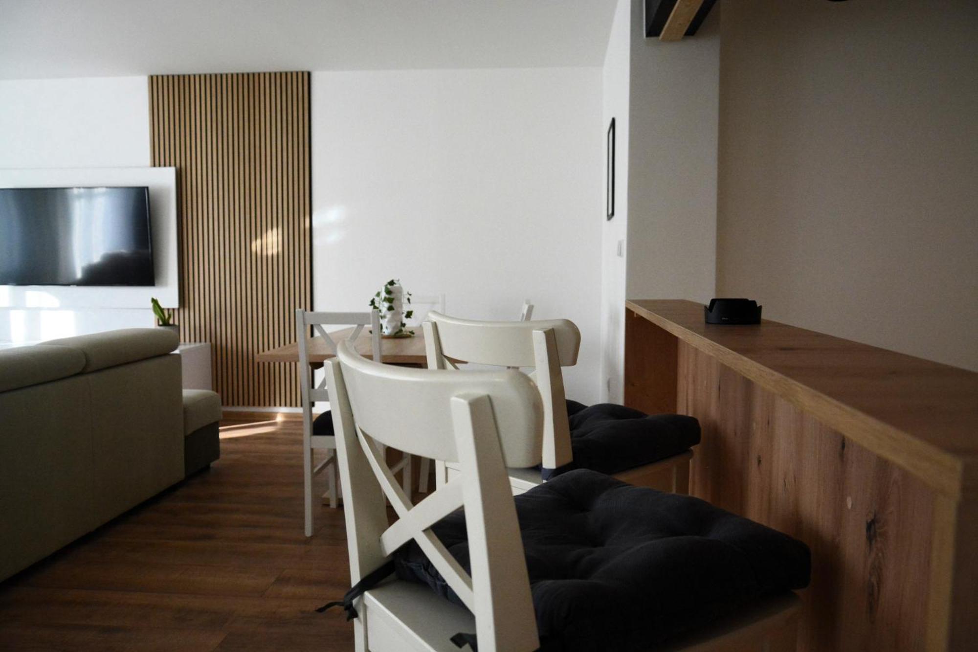 Central Apartments Martin Esterno foto